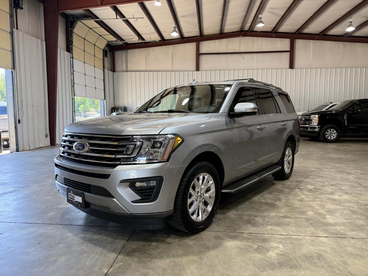 Ford Expedition photo 2