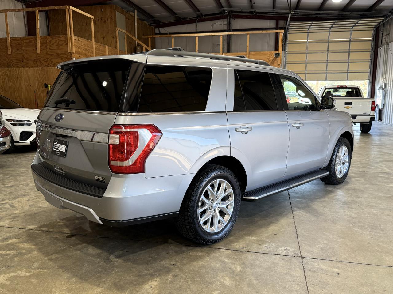 Ford Expedition photo 6