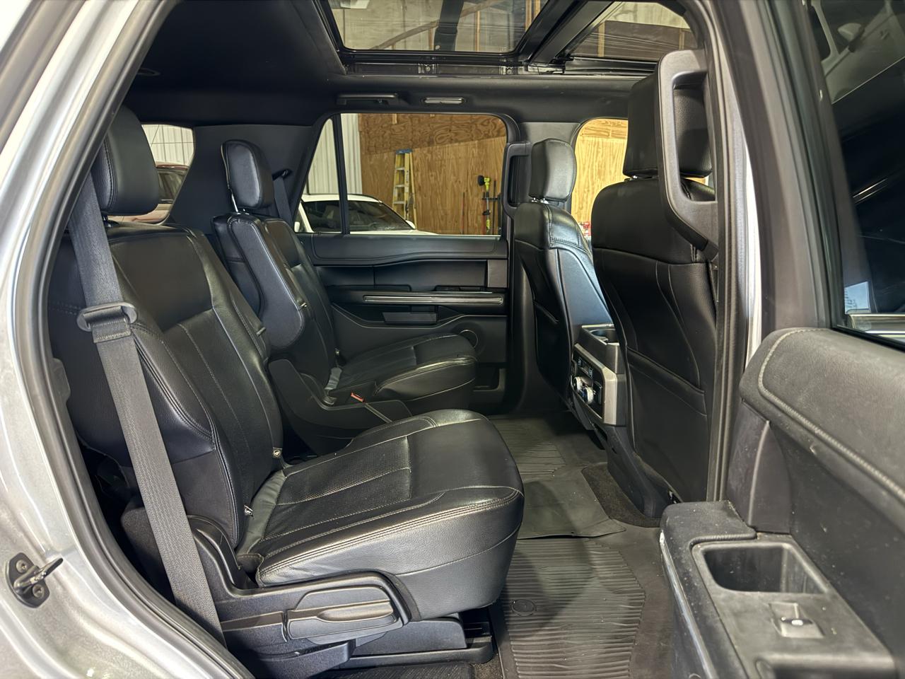 Ford Expedition photo 21