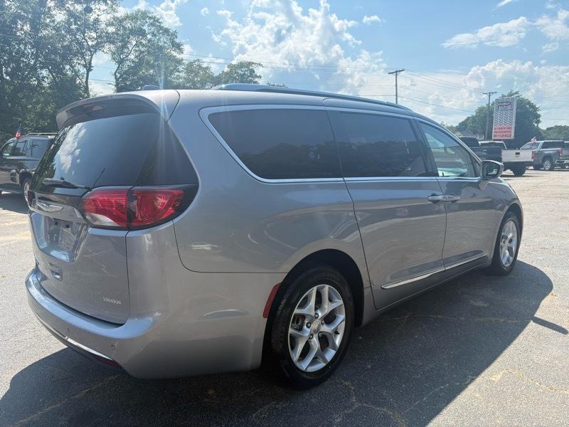 Chrysler Pacifica  2017