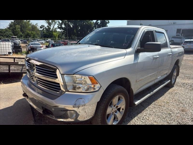 2015 RAM 1500 SLT Crew Cab SWB 4WD