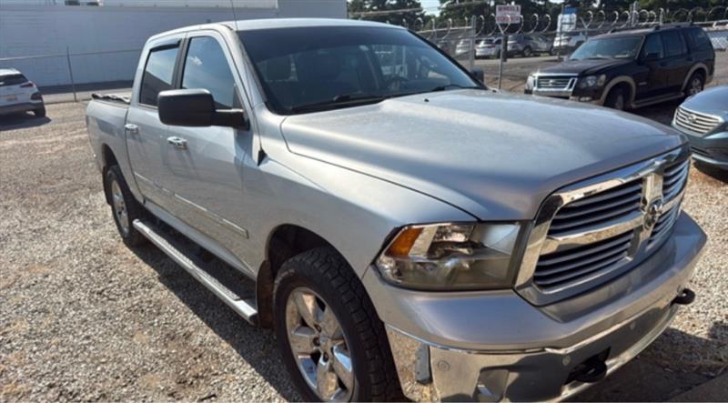 RAM 1500 SLT Crew Cab SWB 4WD 2015