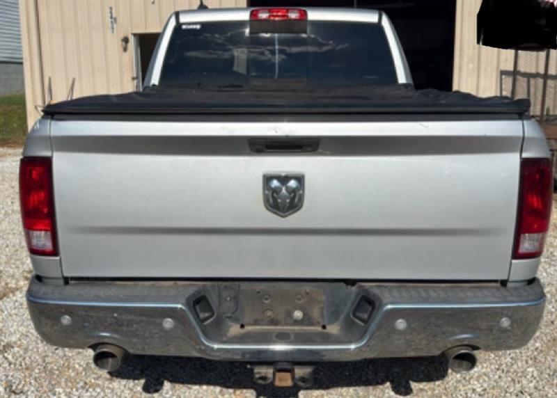 RAM 1500 SLT Crew Cab SWB 4WD 2015