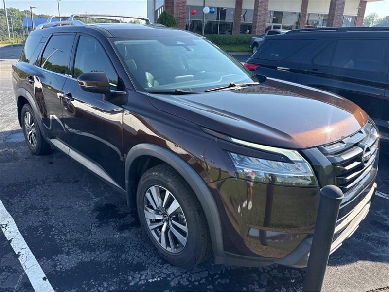 2022 Nissan Pathfinder SL