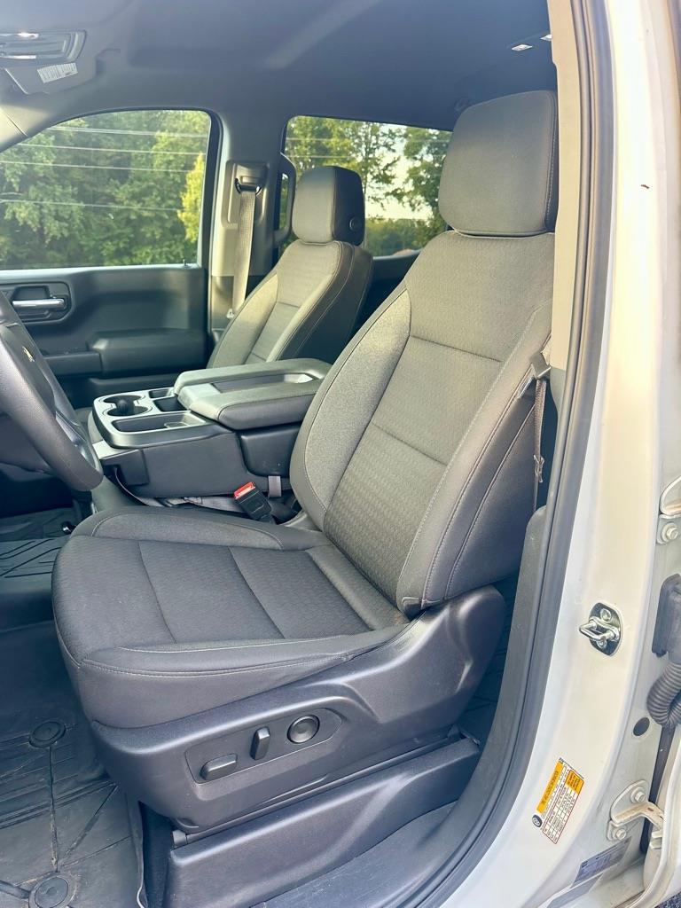 Chevrolet Silverado 1500 Custom Crew Cab 4WD 2025