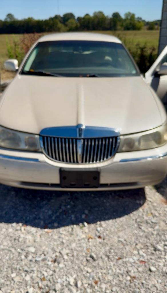 1999 Lincoln Town Car Cartier