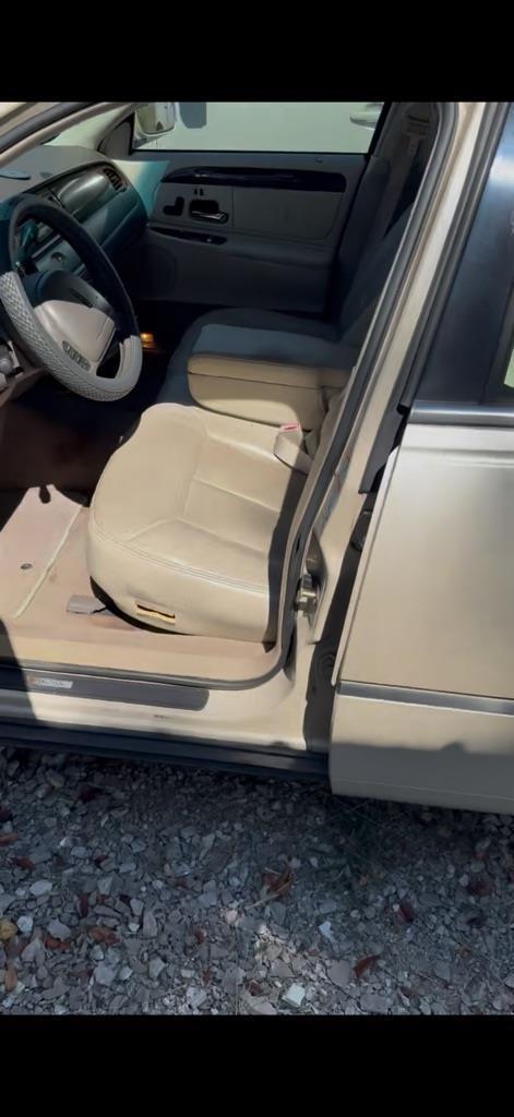 Lincoln Town Car Cartier 1999
