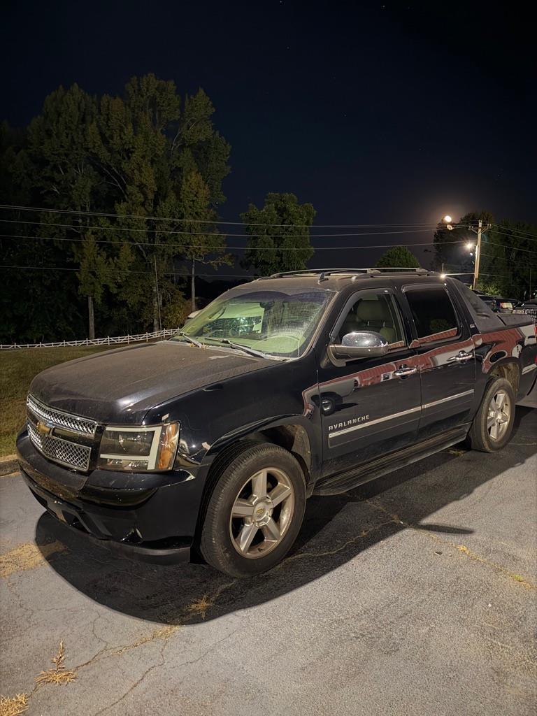 2011 Chevrolet Avalanche LTZ 2WD