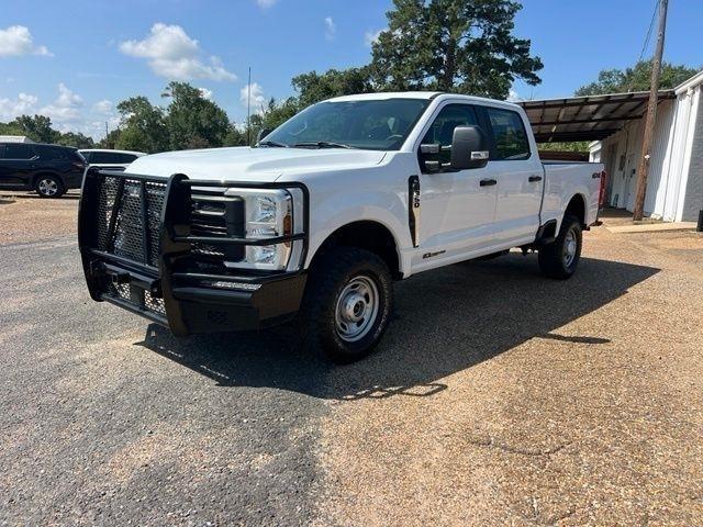 Ford F-350 SD XL Crew Cab Long Bed 4WD 2024