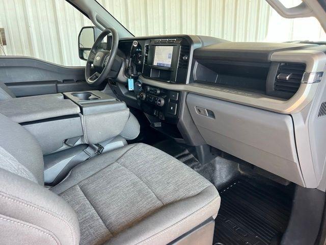 Ford F-350 SD XL Crew Cab Long Bed 4WD 2024