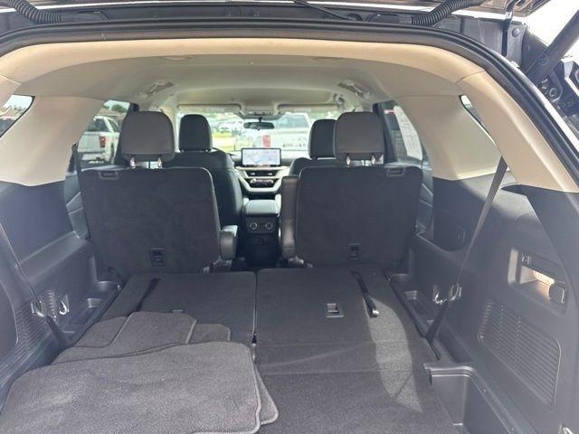 Ford Explorer Active 2025