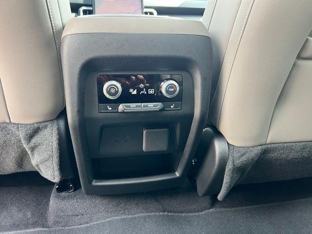 GMC Acadia Elevation 2026