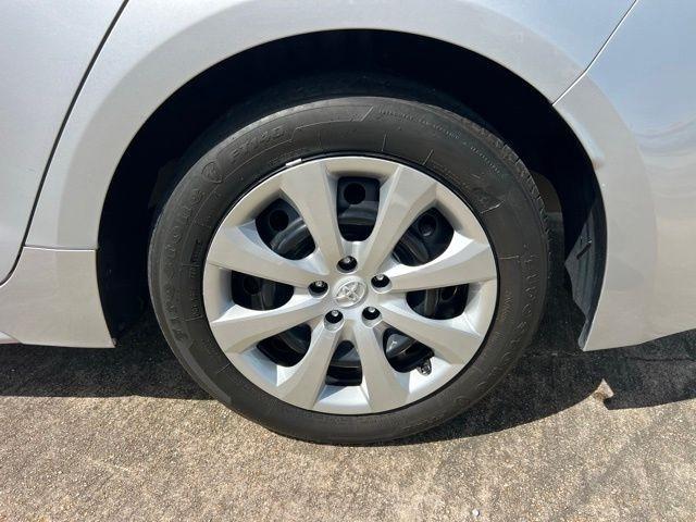 Toyota Corolla LE 2024