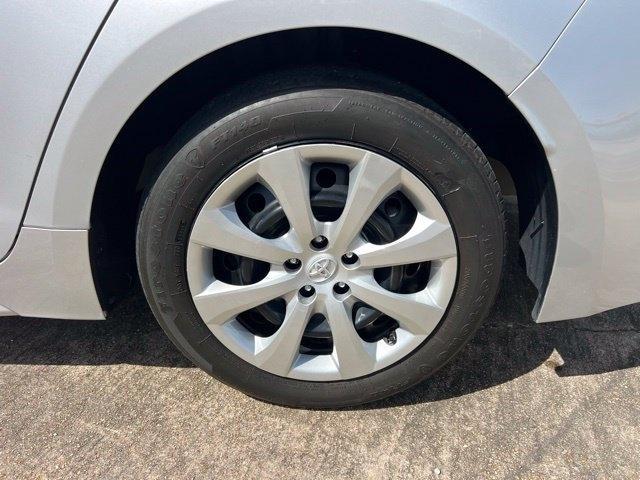 Toyota Corolla LE 2024
