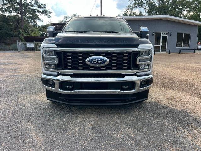 Ford F-350 SD XL Crew Cab Long Bed DRW 4WD 2023