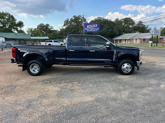 Ford F-350 SD XL Crew Cab Long Bed DRW 4WD 2023
