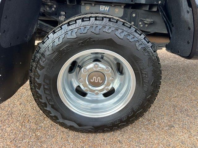 Ford F-350 SD XL Crew Cab Long Bed DRW 4WD 2023