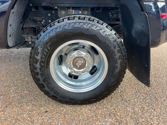 Ford F-350 SD XL Crew Cab Long Bed DRW 4WD 2023