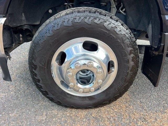 Ford F-350 SD XL Crew Cab Long Bed DRW 4WD 2023