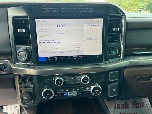 Ford F-350 SD XL Crew Cab Long Bed DRW 4WD 2023