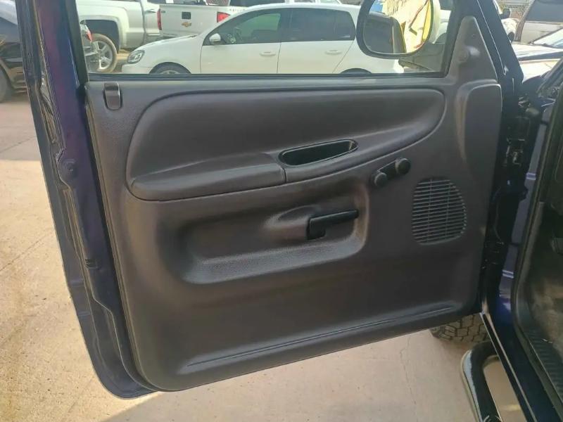 Dodge Ram 1500 WS Reg. Cab Short Bed 2WD 1999