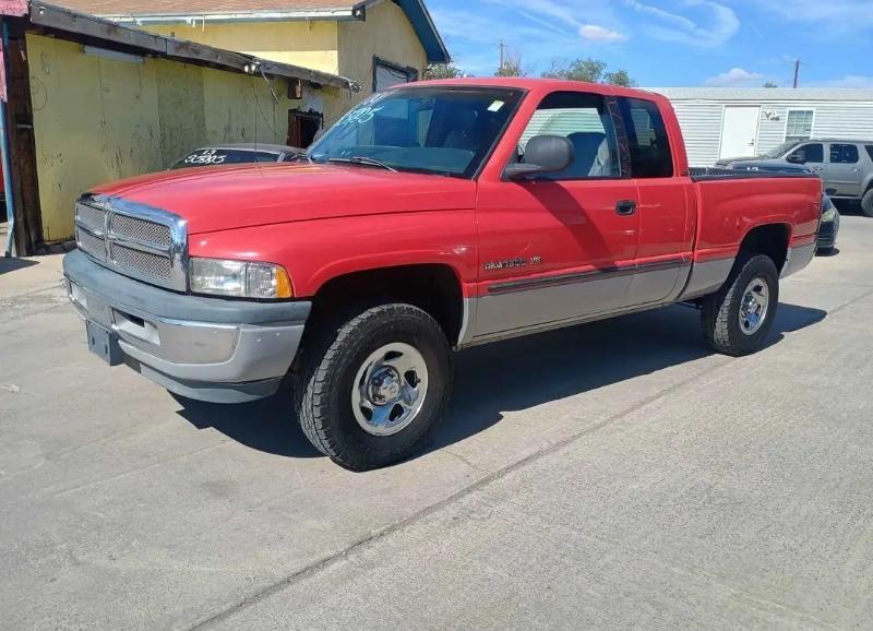 Dodge Ram 1500 Quad Cab Short Bed 4WD 2000