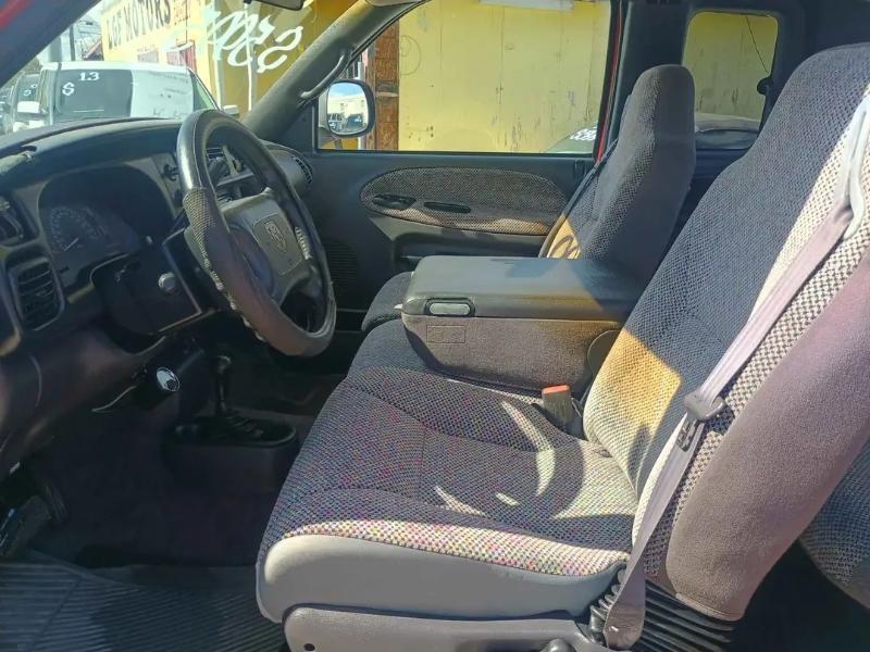 Dodge Ram 1500 Quad Cab Short Bed 4WD 2000