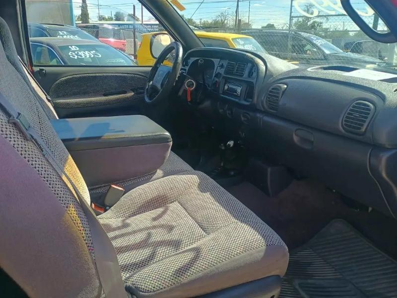 Dodge Ram 1500 Quad Cab Short Bed 4WD 2000