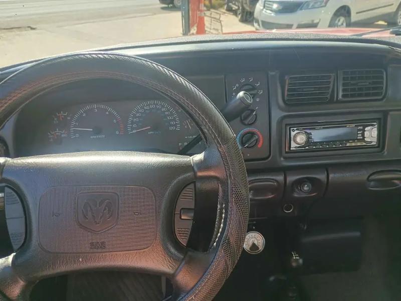 Dodge Ram 1500 Quad Cab Short Bed 4WD 2000