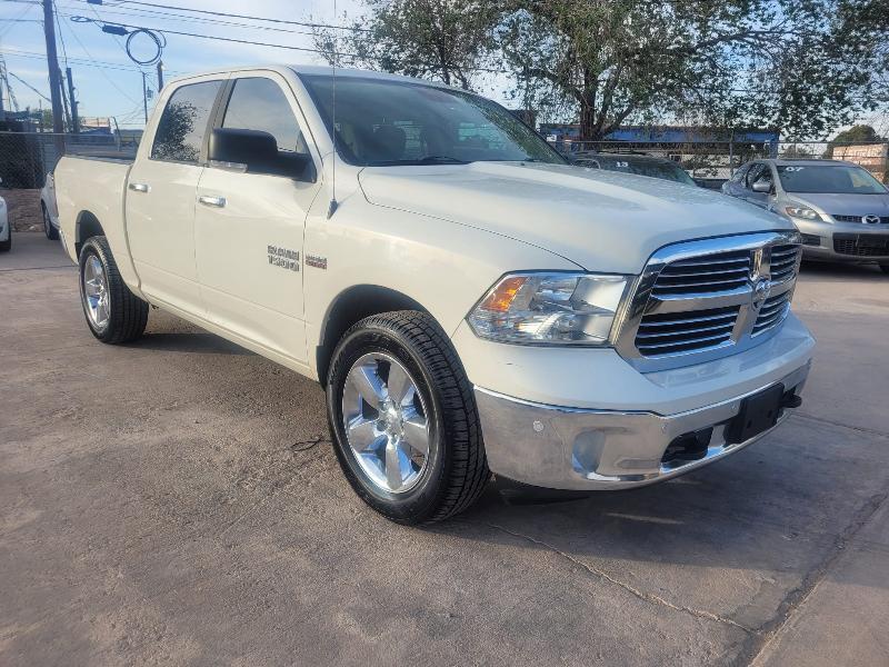 RAM 1500 SLT Crew Cab SWB 4WD 2016
