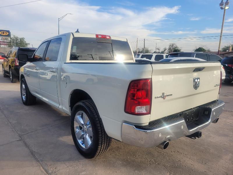 RAM 1500 SLT Crew Cab SWB 4WD 2016