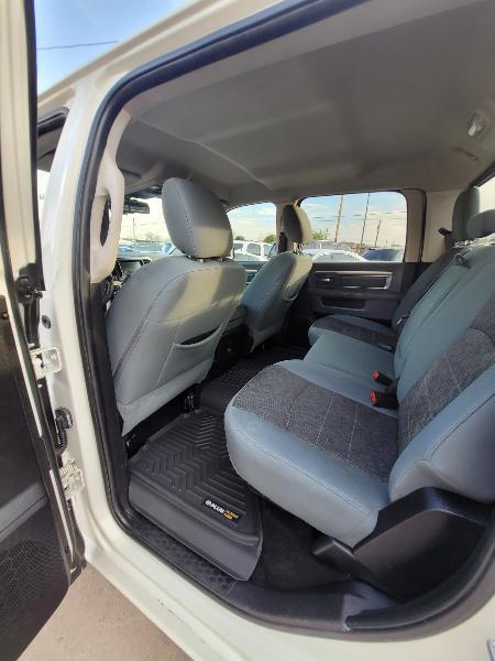 RAM 1500 SLT Crew Cab SWB 4WD 2016