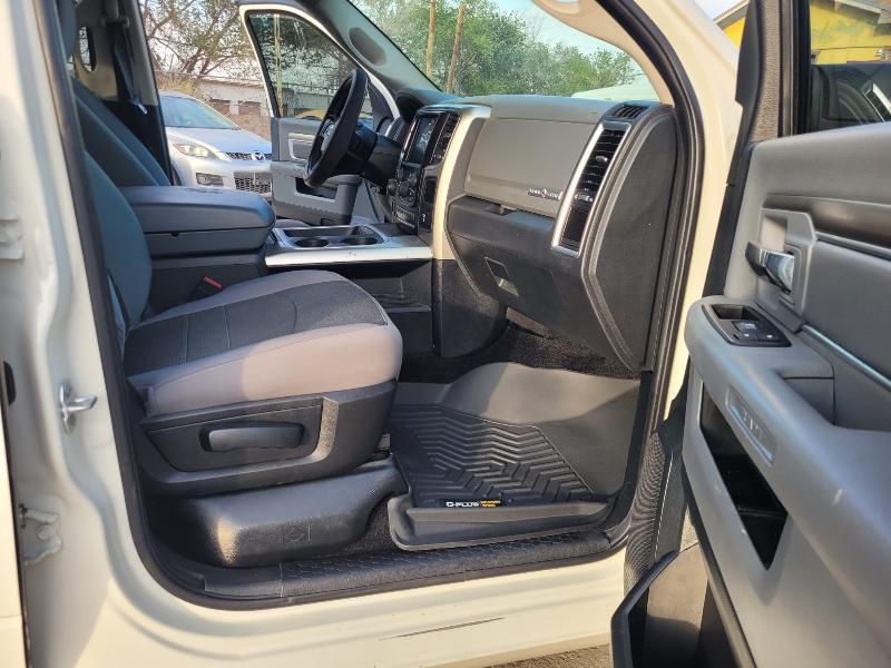 RAM 1500 SLT Crew Cab SWB 4WD 2016