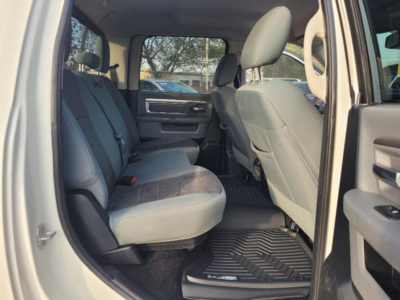 RAM 1500 SLT Crew Cab SWB 4WD 2016
