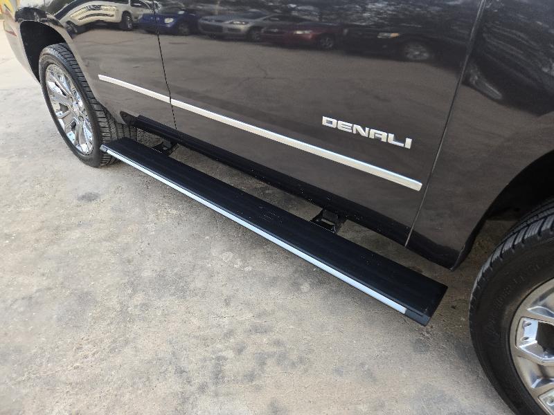 GMC Yukon Denali 4WD 2015