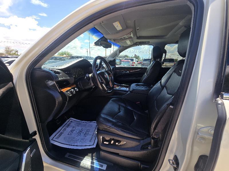 Cadillac Escalade Luxury 4WD 2015