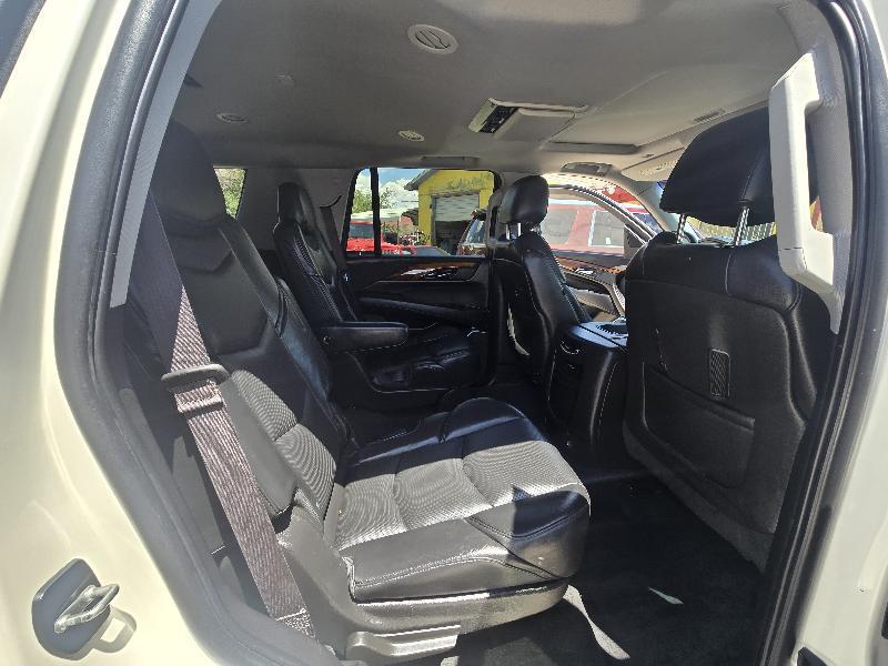 Cadillac Escalade Luxury 4WD 2015