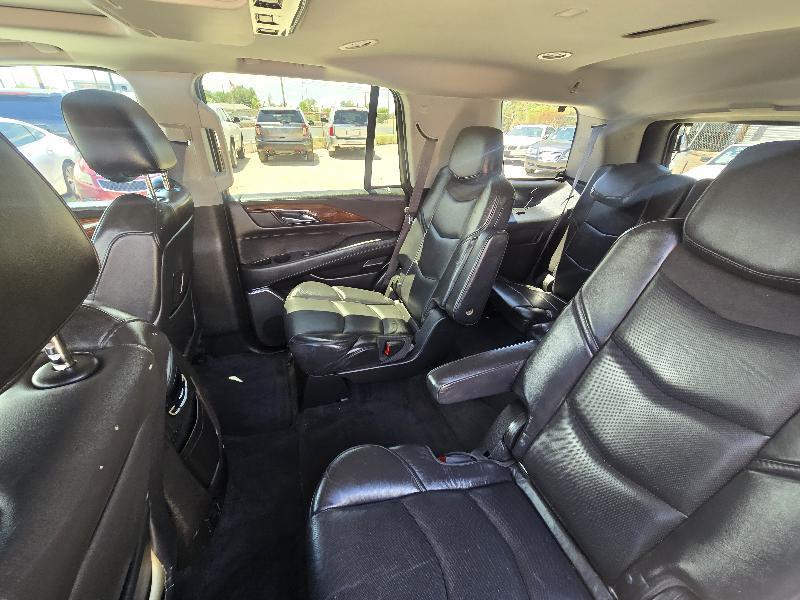 Cadillac Escalade Luxury 4WD 2015