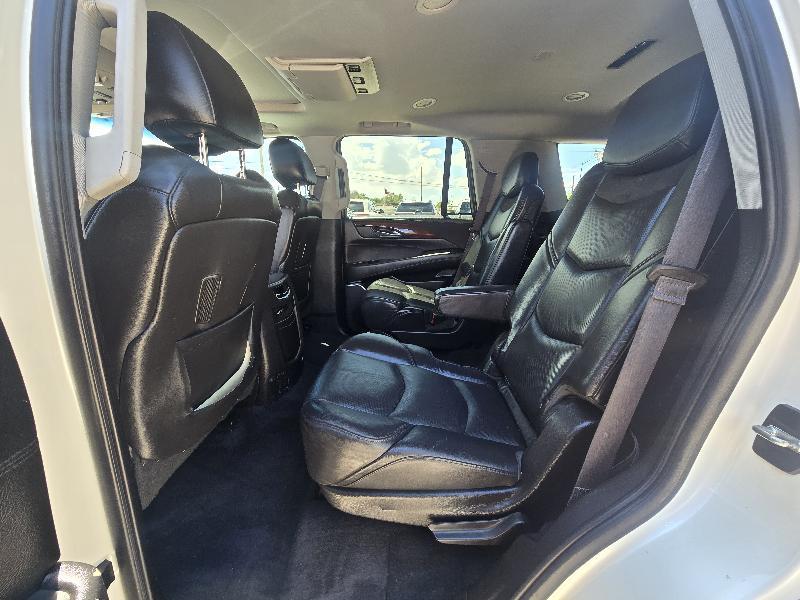 Cadillac Escalade Luxury 4WD 2015