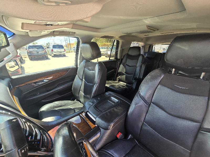 Cadillac Escalade Luxury 4WD 2015