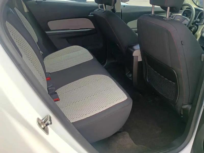 Chevrolet Equinox LS 2WD 2011