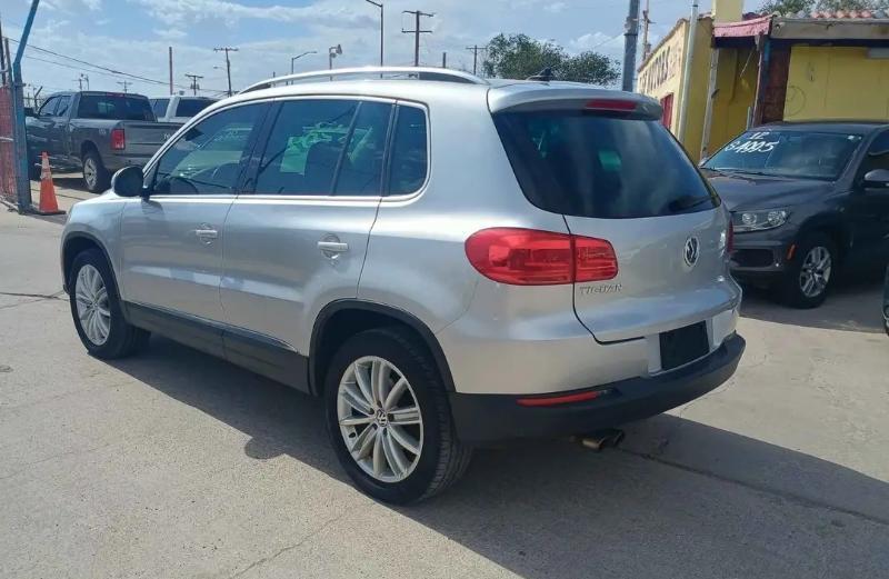 Volkswagen Tiguan S 2015