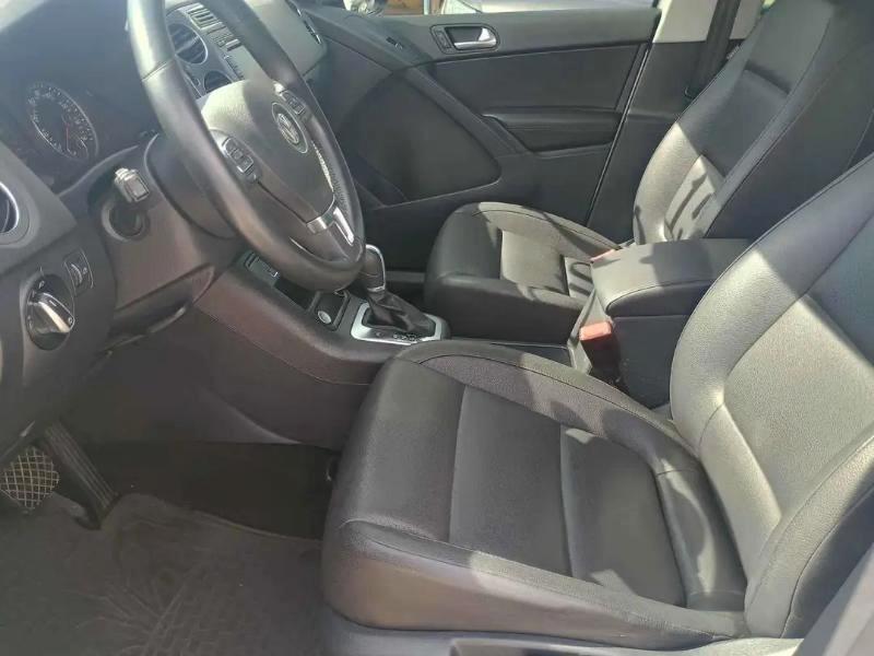 Volkswagen Tiguan S 2015