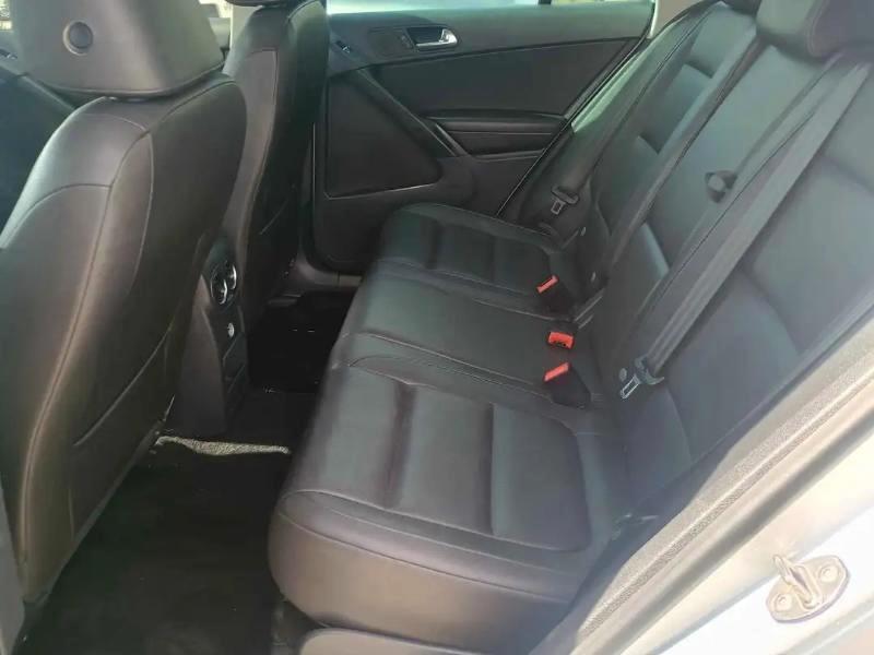 Volkswagen Tiguan S 2015