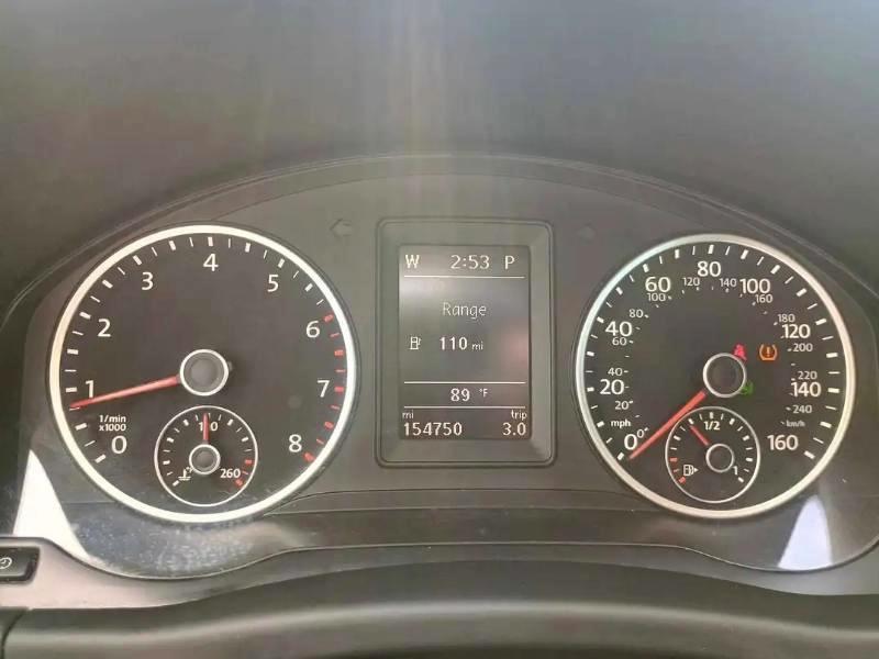 Volkswagen Tiguan S 2015