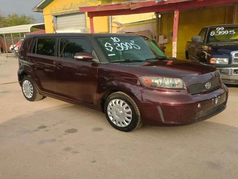 Scion xB 5-Door Wagon 5-Spd MT 2010