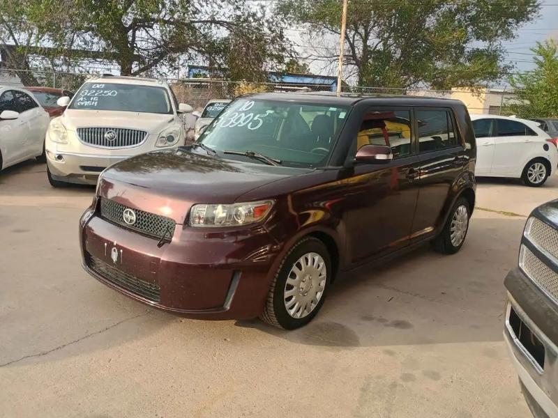Scion xB 5-Door Wagon 5-Spd MT 2010