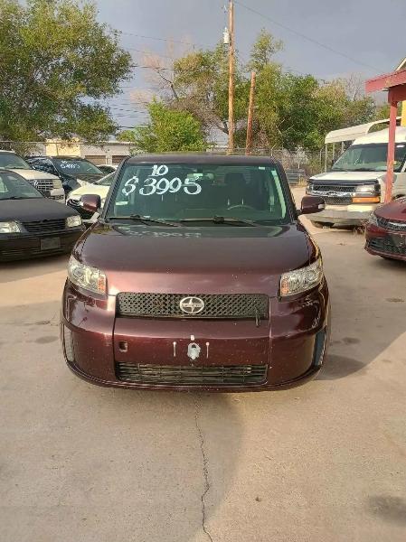 Scion xB 5-Door Wagon 5-Spd MT 2010