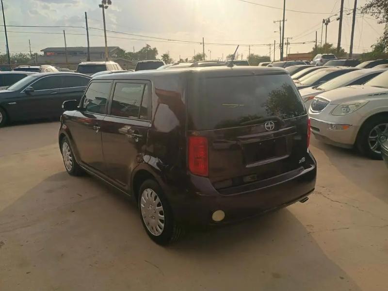 Scion xB 5-Door Wagon 5-Spd MT 2010