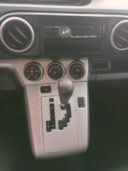 Scion xB 5-Door Wagon 5-Spd MT 2010